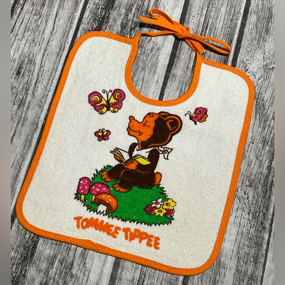 VINTAGE 70s/80s Tommee Tippee Bear Baby Bib LIKE NEW!